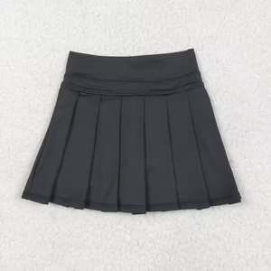 Vente en gros : Vêtements de yoga pour petites filles, robes mini plissées unies à taille haute style décontracté d'été, et jupes-culottes de sport - Product Image 2