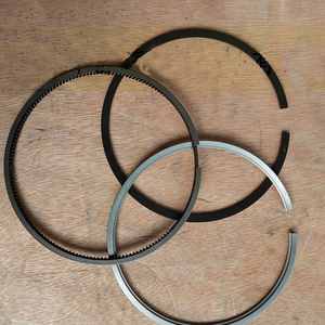 Jeu de segments de piston CumminsISC/QSC 4089644 pour camion/voiture/bus - Product Image 1