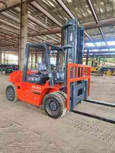 Montacargas diésel portátil Heli de 7 toneladas con motor principal, usado, para carga de 3 y 5 toneladas, elevación autodirigida, venta al por mayor en almacén. - Product Image 5