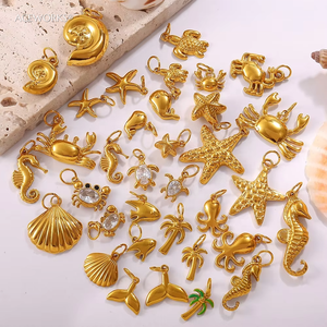 Tesoros del Océano |   Dijes de Acero Inoxidable con Baño de Oro PVD de 18K con Diseño de Vida Marina |   Colgantes Marinos Duraderos, Impermeables e Hipoalergénicos - Product Image 1