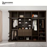 Dressing ouvert en bois foncé Australie, zones séparées pour vêtements, chaussures et sacs, panneau résistant à l'humidité pour les nouvelles constructions en Australie
