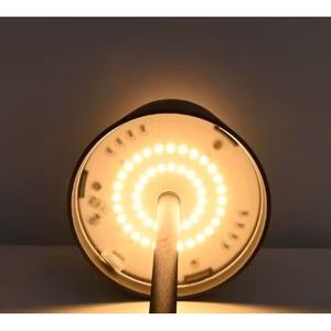 Lámpara de mesa LED regulable recargable de 3W de metal negro - Product Image 4