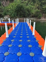Ponton flottant Jetski avec treuil Quais de bateau flottants en plastique HDPE Pièce modèle de moulage par soufflage à vendre