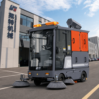 Balayeuse de sol motorisée avec réservoir d'eau de 300 L, largeur réglable de 2300 mm, efficacité de 18 000 m²/h, pour aéroports, parcs logistiques et utilisation extérieure