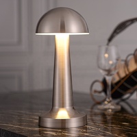 Lampe de table LED moderne rechargeable en métal, personnalisable, avec base de charge et variateur d'intensité, de la marque TAIKOO
