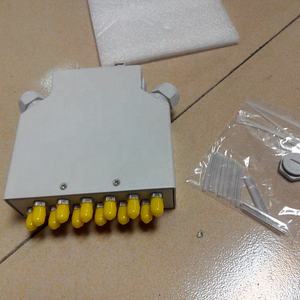 Boîte à bornes à <span class=keywords><strong>fibre</strong></span> <span class=keywords><strong>optique</strong></span> FTTH de type DIN avec 12 adaptateurs simplex ST/UPC plateau d'épissure équipement de réseau de câble <span class=keywords><strong>optique</strong></span> - Product Image 2