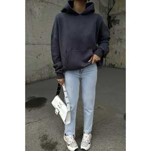 Sudadera con Capucha y Bolsillo Canguro Gris para Mujer - Product Image 2