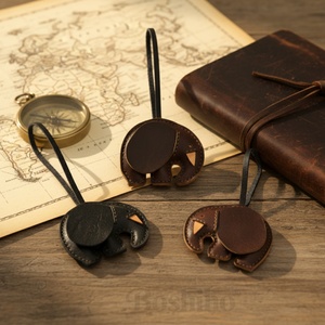 Boshiho Colgante de Cuero Genuino Hecho a Mano para Bolso, Llavero con Nombre y Costuras para Mujer - Product Image 5