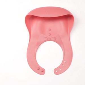 <span class=keywords><strong>Amazon</strong></span> Wholesale supplier latest custom design BPA free silicone baby bibs with catcher - Product Image 5
