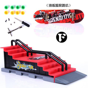 Jouets d'embarquement de planche à roulettes 6-en-1 avec bois d'érable pour <span class=keywords><strong>skatepark</strong></span> et jeu pour enfants et adultes - Product Image 1