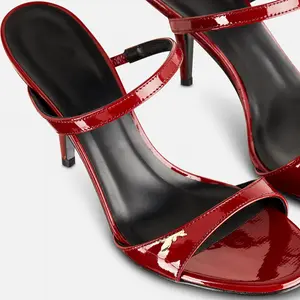 Özel seksi sandalet üreticisi açık ayak Patent deri Slingback sandalet özel kadın Stiletto topuk seksi parti topuklu sandalet