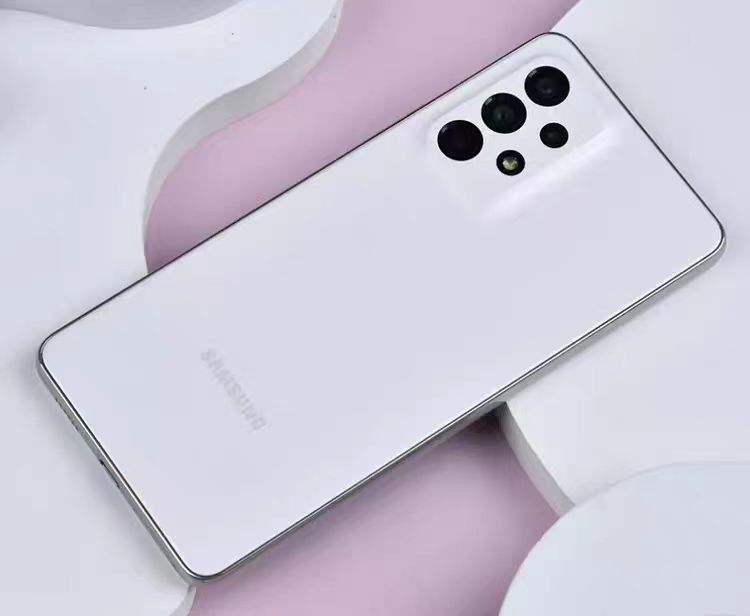 8 + 128GB สีขาว