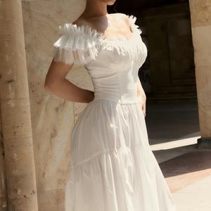 Robe longue sirène plissée blanche en dentelle à épaules dénudées avec col à volants et fente haute, personnalisée OEM pour femme, idéale pour invitée de mariage - Product Image 2