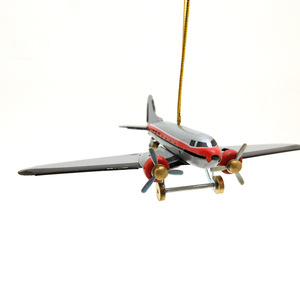 Pendentif de Noël en étain vintage en forme d'avion, ornement rétro pour décoration d'arbre, breloque de sac, porte-clés et cadeau de fêtes - Product Image 2