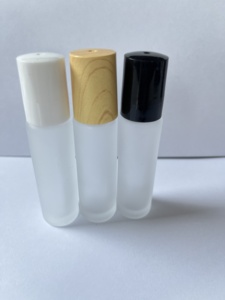 Nouveau design 2026 : Flacons à bille effet bois 5ml/10ml - Verre dépoli pour cadeaux d'aromathérapie - Product Image 6