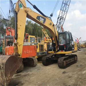 รถขุดไฮดรอลิกตีนตะขาบ CAT 320D2 มือสอง ราคาคุ้มค่า สีส้มเหลือง อะไหล่แท้ครบชุด สภาพใช้งานได้ดี น้ำหนัก 20 ตัน - Product Image 3
