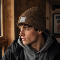 2026 Nieuwe Trend Zwarte Gebreide Muts met Boord, Aangepaste Logopatch, Wintermuts, Hoge Kwaliteit Luxe Geribbelde Skull Cap, Hoed, Groothandel