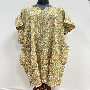 Robe Kaftan pour Femme en Coton Pur à Imprimé Bloc, Col Classique, Modeste, Fait Main, Motif Floral, Coupe Classique, Taille Unique, 1 Pièce - Product Image 1