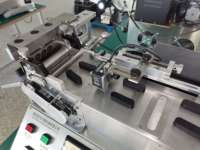 Machine de découpe d'étiquettes de vêtement à grande vitesse JQ-3012 pour ruban de coton sergé, ruban gros-grain et taffetas de nylon