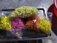 Grosir Pabrik Berbagai Warna Manik-Manik Tanah Liat Bunga Puakeni Polimer Hawaii 22mm untuk Pembuatan Anting Kalung Kerajinan Tangan