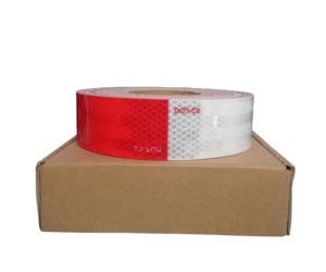 Nastro Riflettente Rosso e Bianco Certificato DOT-C2 per Rimorchi e Camion - Product Image 5