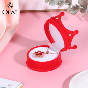 Bán Buôn Màu Đỏ Đáng Yêu Vương Miện Vòng Bông Tai Mặt Dây Chuyền Hộp Đổ Xô Nhung Nhựa Trang Sức Set Hộp - Product Image 3