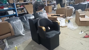 Sillón de Peluquería Profesional de Alta Calidad, Moderno y de Lujo, en Cuero Sintético Ajustable y Ecológico - Product Image 2