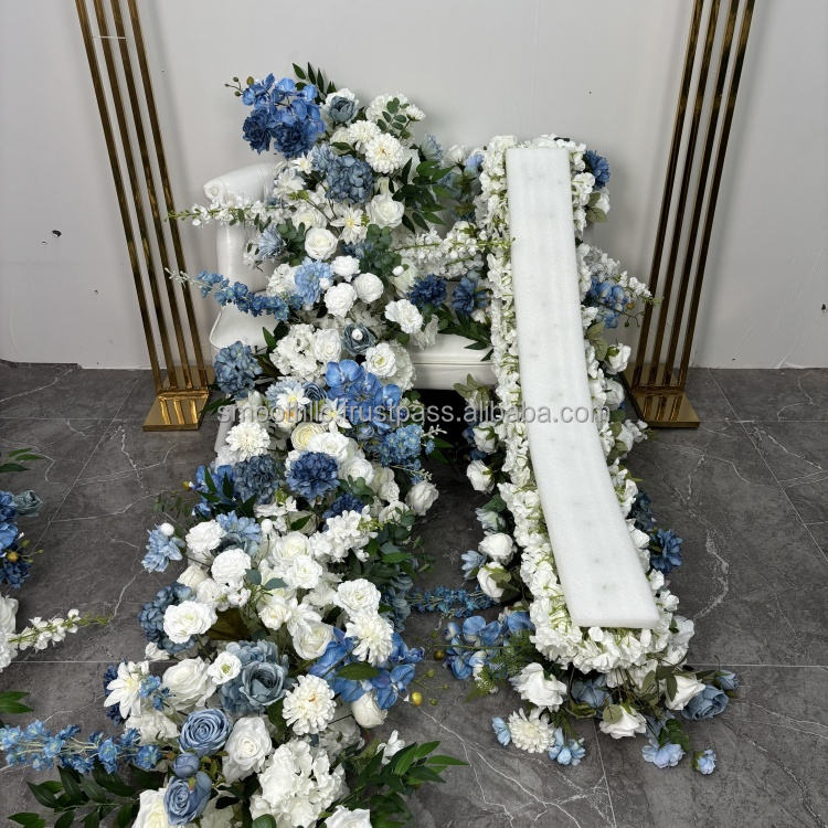 รองเท้าวิ่งลายดอกไม้