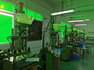 Angle noir à 4 pôles en forme de L 3.5mm mâle à mâle double câble à angle de 90 degrés veste en PVC pour ordinateur et iPod en stock - Product Image 4