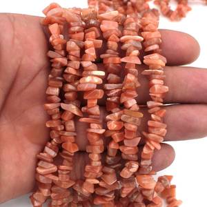 Perles de pierre de lune naturelle pêche en éclats, petites pierres précieuses en pépites, brin de 17 ou 34 pouces - Product Image 3