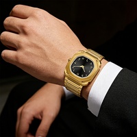Montre à quartz pour homme, boîtier en plastique doré, cadran noir ultra fin, grands chiffres arabes, coffret cadeau de luxe