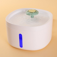 Fontaine à eau pour chat 87oz, alimentée par USB, lumière LED nocturne automatique, pompe à eau ultra silencieuse pour chats d'intérieur et petits chiens