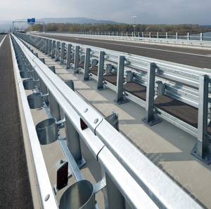 Barandilla de tubería de pintura Prezzo Al <span class=keywords><strong>Metro</strong></span> Grader Garden Road Safety Barrier Iron Art Sistema de barandilla de acero inoxidable - Product Image 3