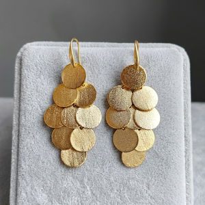 Boucles d'oreilles pendantes multicouches en laiton massif plaqué or 18 carats, finition brossée, disque rond, style bohème, bijoux fantaisie pour femme, vente en gros - Product Image 2