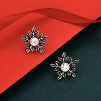 Boucles d'oreilles clous en zircon en forme de feuille de flocon de neige de Noël, en alliage plaqué or et argent, style vintage antique, cadeau de fête, boucles d'oreilles fleur en pierres précieuses pour femme