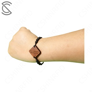 유럽은 맞춤형 친환경 IP67 방수 <span class=keywords><strong>RFID</strong></span> 손목밴드 13.56MHz 대나무 NFC 나무 팔찌를 호텔 수영장용으로 선호합니다 - Product Image 3