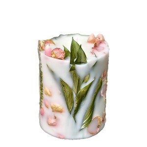 Bougie cylindrique artisanale en cire de soja avec fleurs séchées, décoration de mariage et de maison - Product Image 4