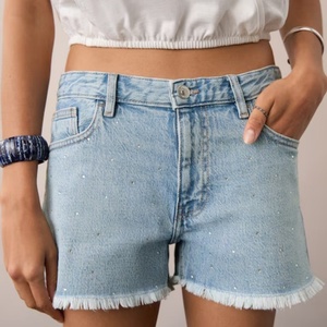 Shorts en jean taille haute pour femme, style streetwear, avec strass personnalisés, en denim bleu délavé – Grande Vente - Product Image 3