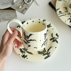Lelyi Ensemble de tasses à café et d'assiettes en céramique exquise vintage pour le thé de l'après-midi Sens artistique haut de gamme pour la rentrée scolaire - Product Image 6