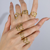Bague d'ouverture irrégulière multicouche non ternie Lignes uniques Croisées Bague en acier inoxydable PVD or 18 carats en forme de coeur pour femme