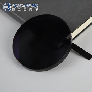 Verres optiques photochromiques gris 1.60 MR-8 à revêtement par centrifugation pour la conduite en extérieur, verres unifocaux PGX 1.60 pour lunettes, vente en gros - Product Image 1