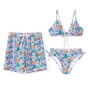 ชุดบิกินี่สายเดี่ยวลายดอกไม้แบบกำหนดเองสำหรับผู้หญิง ผู้ชาย และชุดว่ายน้ำคู่รัก - Product Image 1