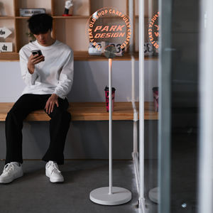 Store Creative Display Logo Carga USB Glow Floor Sign Personalización de contenido - Product Image 1