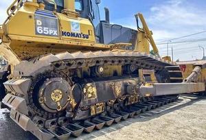 รถดันดินมือสอง Komatsu D65PX ชั่วโมงการทำงานต่ำ เครื่องจักรปรับระดับพื้นที่ที่มีประสิทธิภาพ พร้อมความสามารถในการขุดที่ทรงพลัง - Product Image 2