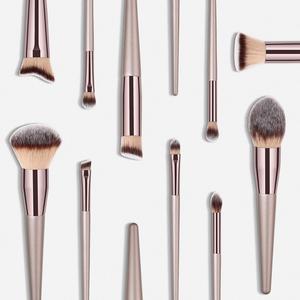 DailyQueen Ensemble de pinceaux de maquillage pour les yeux professionnels Mélange doux et définition des taches de sourcils pour fard à paupières Eyeliner Concealer - Product Image 6