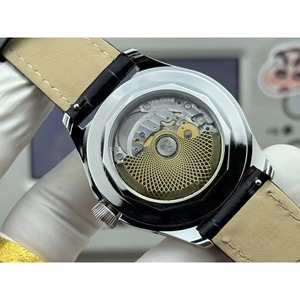 Montre-bracelet mécanique automatique pour homme de haute qualité, style hip-hop, multifonctionnelle, avec boîtier transparent, affichage de la phase de lune et de la date - Product Image 5