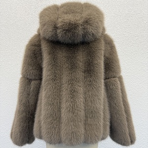 <span class=keywords><strong>Cappotto</strong></span> Invernale da <span class=keywords><strong>Donna</strong></span> <span class=keywords><strong>con</strong></span> Cappuccio in Pelliccia Sintetica Spessa e Morbida, Chiusura a Cerniera e Bordo in Pelliccia di Volpe, Stile High Street - Product Image 3