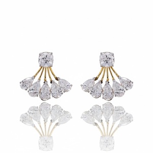 Boucles d'oreilles élégantes en forme de poire, bijoux fins de qualité supérieure avec un design sophistiqué de diamant solitaire en forme de poire pour les fêtes - Product Image 3
