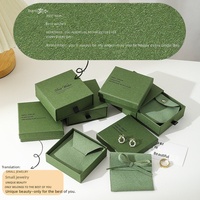 Boîte d'emballage de bijoux haut de gamme personnalisée avec logo, couvercle et base, et pochette en velours pour bagues, boucles d'oreilles, colliers et organisateur de bijoux