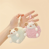Porte-clés personnalisé en peluche agneau, vente en gros, mignon pendentif mouton blanc en peluche, jouet animal doux pour breloques de sac à dos et cadeaux